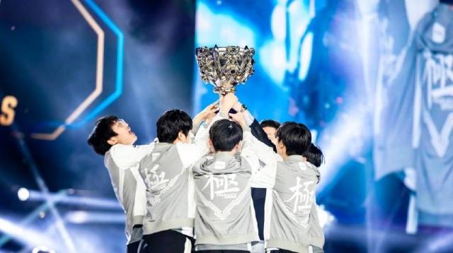 看起来不可 看起来不可